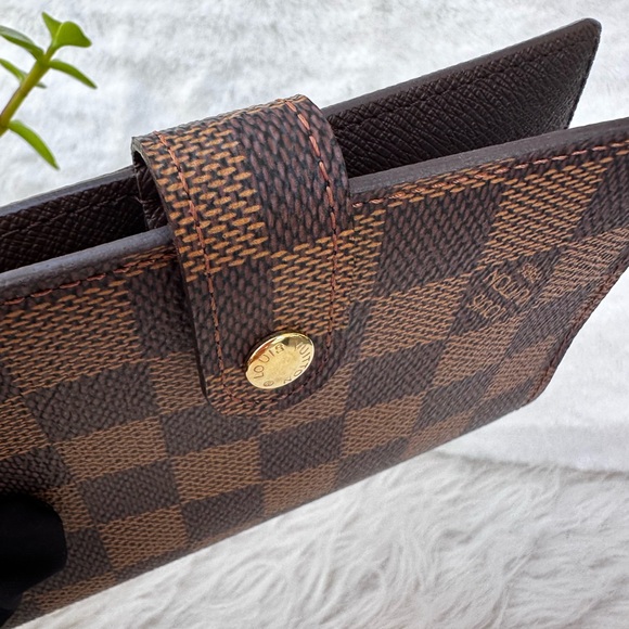 Louis Vuitton Damier Agenda - Picture 9 of 17